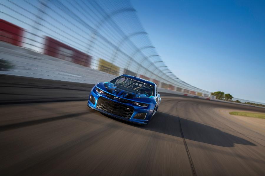  Chevrolet Camaro ZL1 NASCAR Race Car 2018 года  (фото 8 из 17)